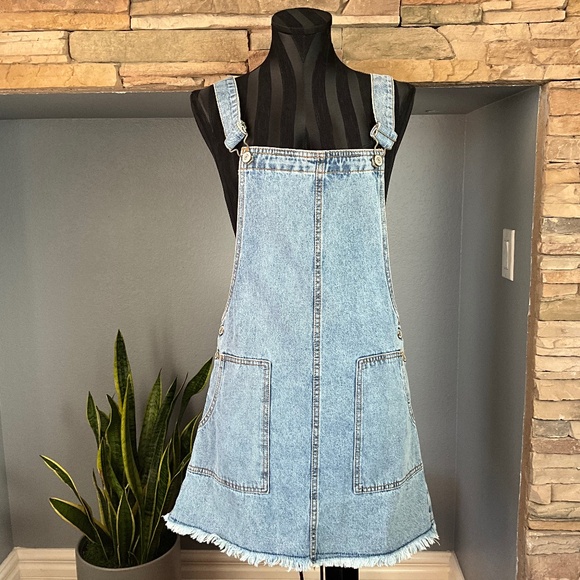 Cotton On Denim Overalls Frayed Hem Mini Dress Jumper Pinafore Light Blue XS - Picture 1 of 9